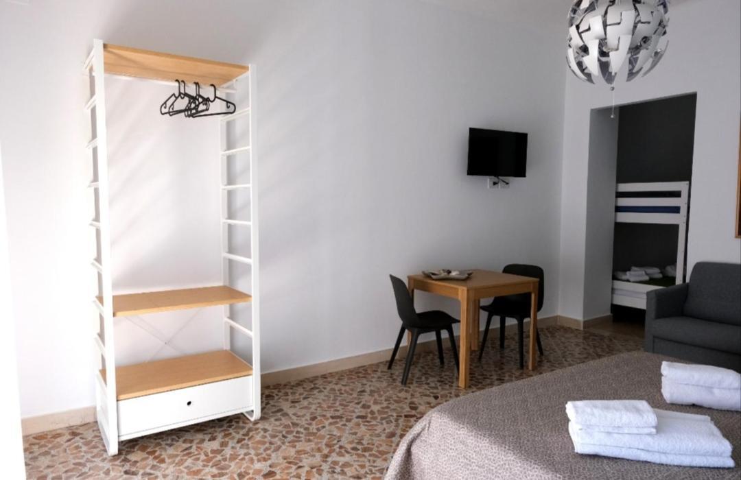 Sole & Luna Guest House Bari Buitenkant foto